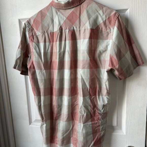 Patagonia button up, short sleeve - Picture 2 of 8